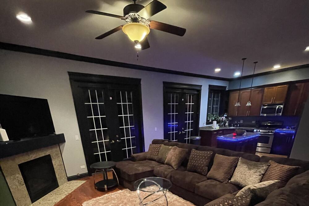 Photo of Livingroom in Willowbrook