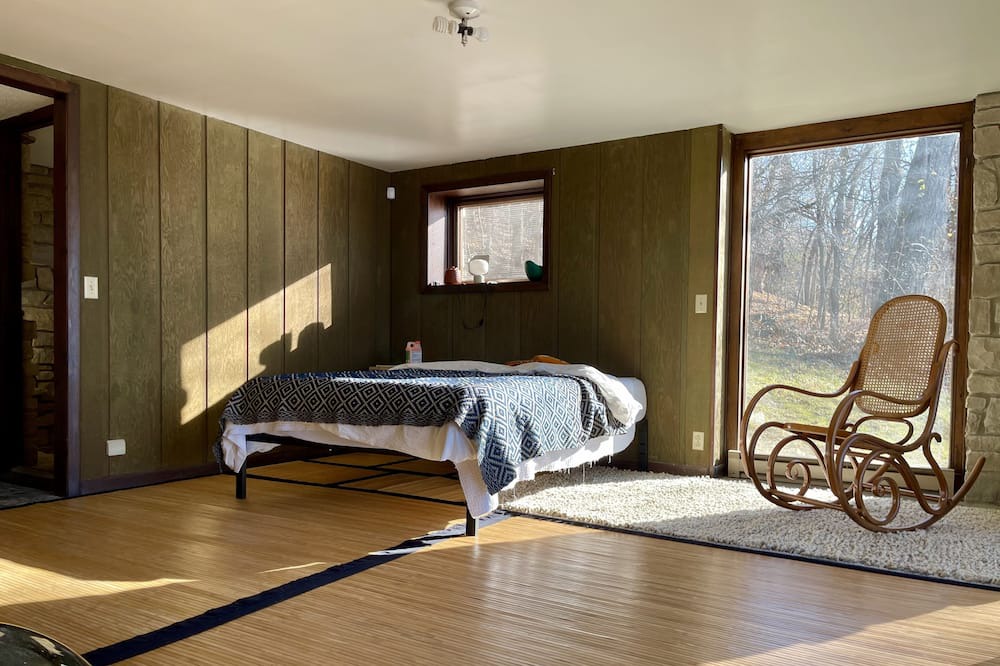 Photo of Bedroom in Nauvoo
