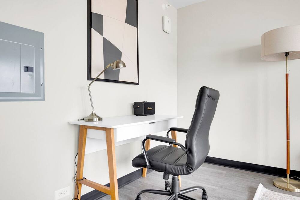 Photo of Bedroom in Illinois Medical District