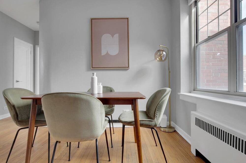 Photo of Bedroom in Evanston
