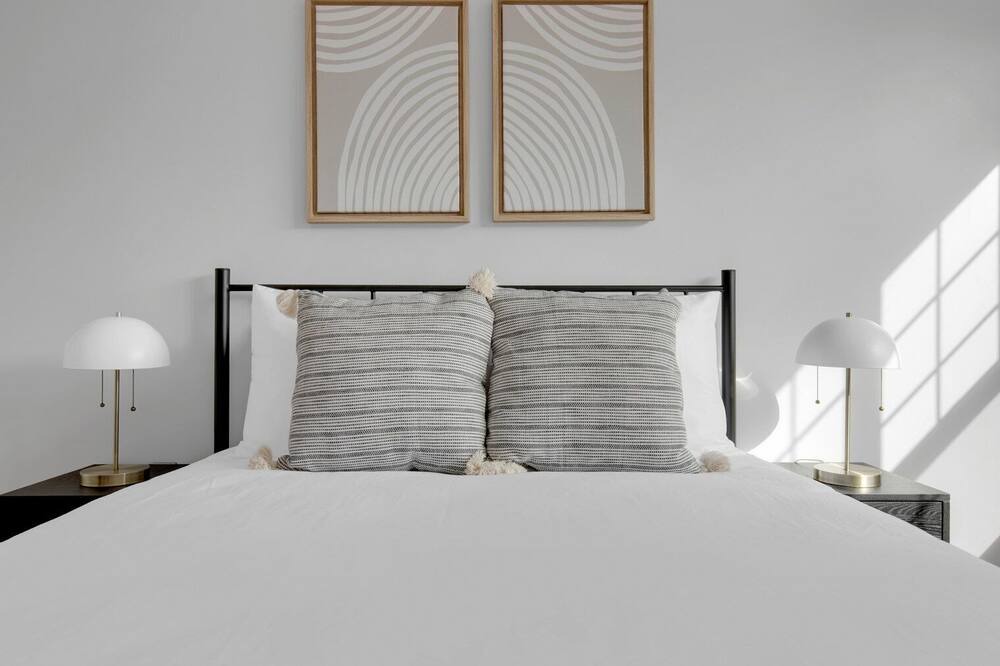 Photo of Bedroom in Evanston