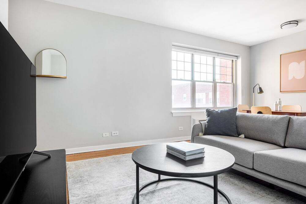 Photo of Livingroom in Evanston
