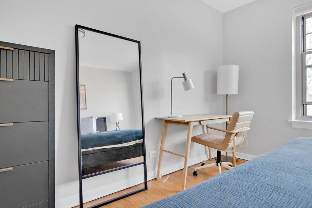 Photo of Bedroom in Evanston