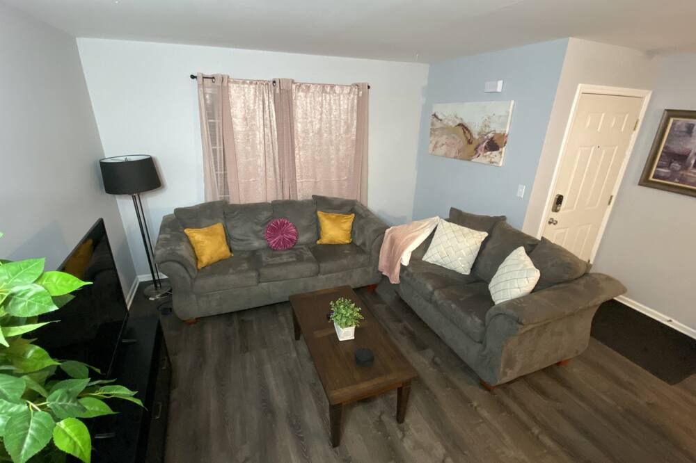 Photo of Livingroom in Oswego