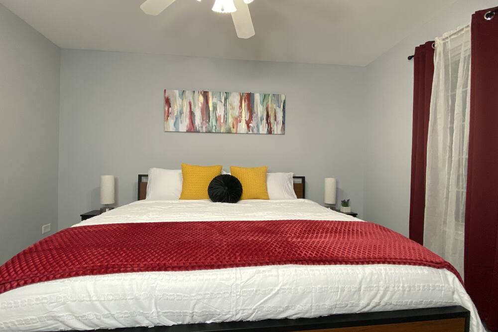 Photo of Bedroom in Oswego