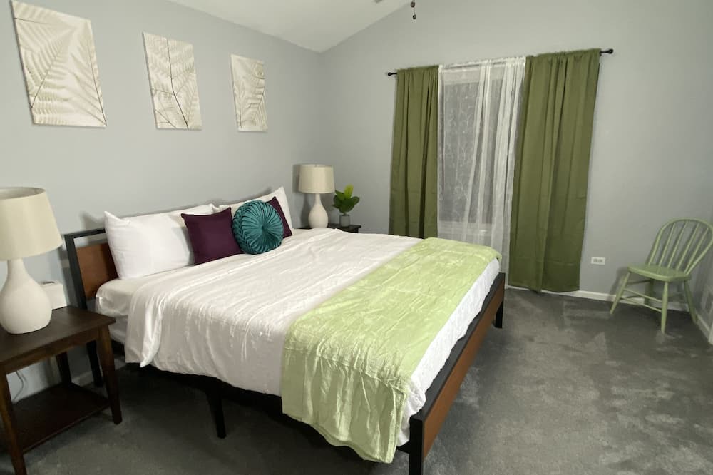 Photo of Bedroom in Oswego