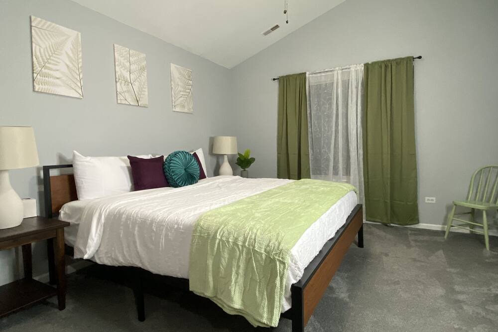 Photo of Bedroom in Oswego