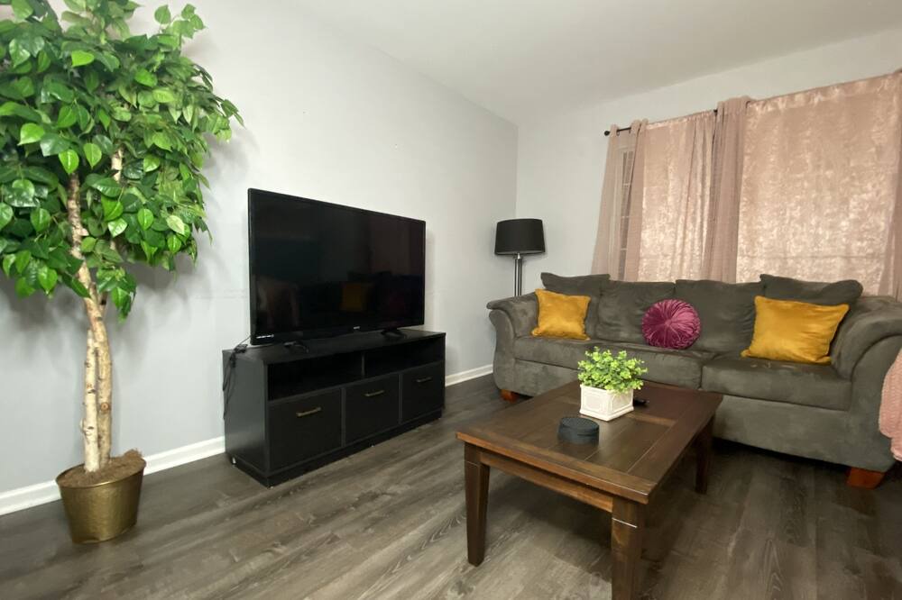Photo of Livingroom in Oswego