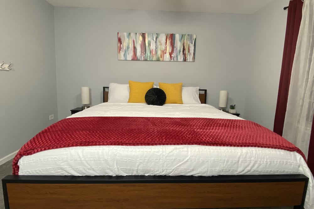 Photo of Bedroom in Oswego