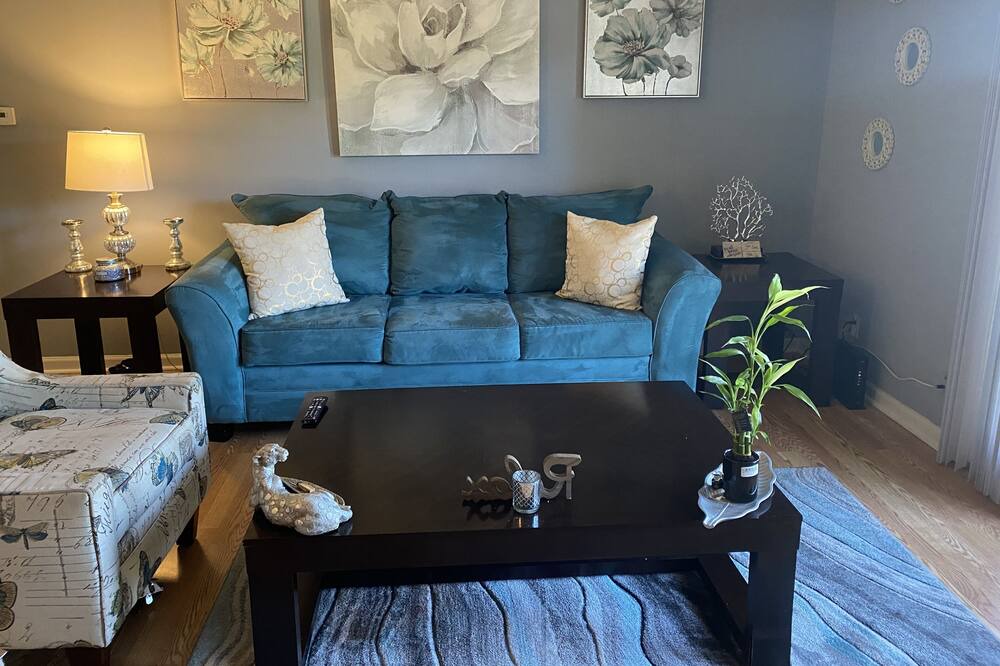 Photo of Livingroom in Aurora