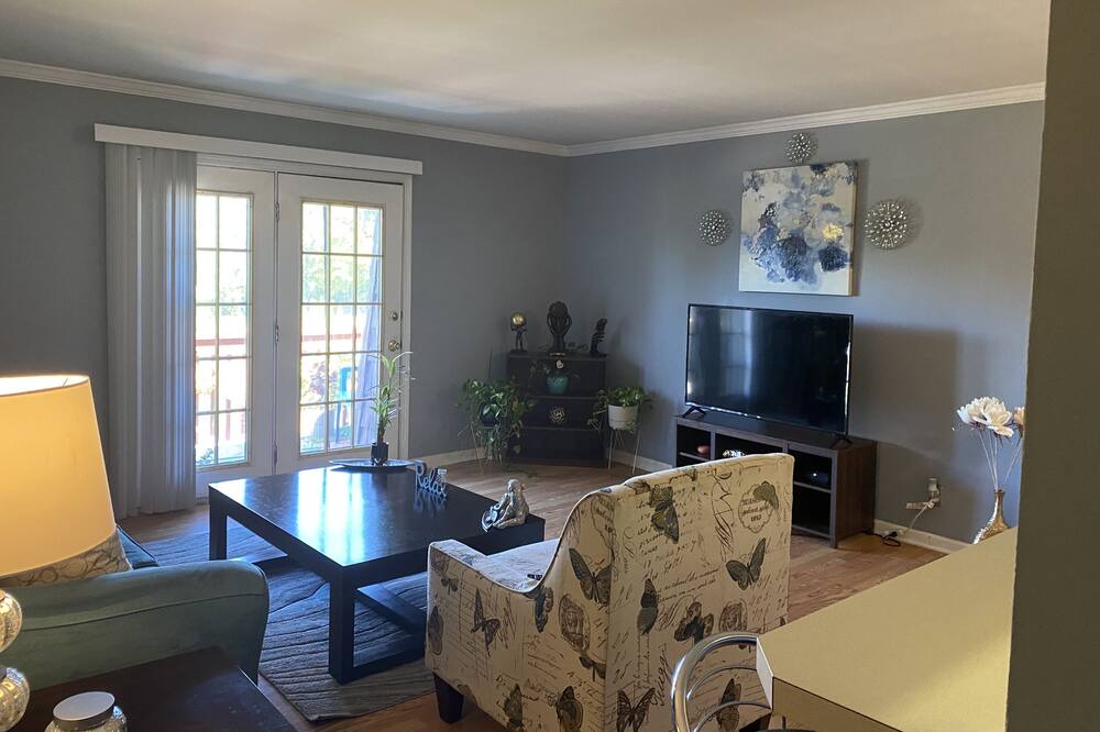 Photo of Livingroom in Aurora