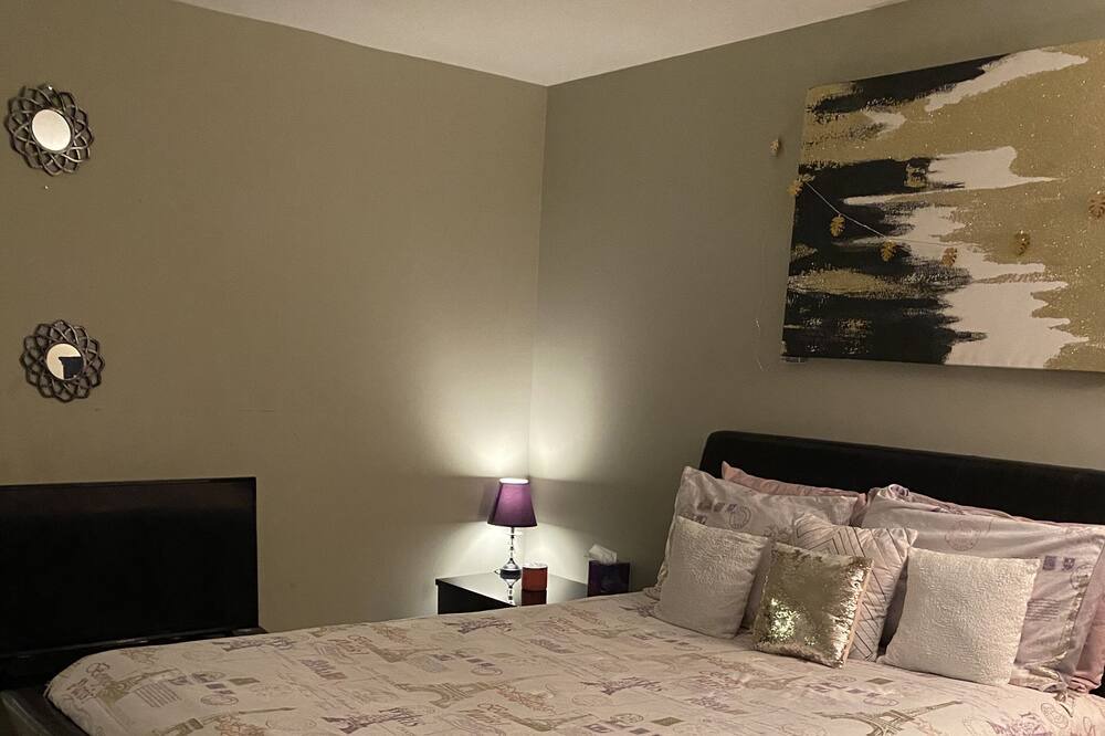 Photo of Bedroom in Aurora