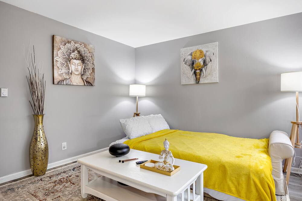 Photo of Bedroom in Yorkville