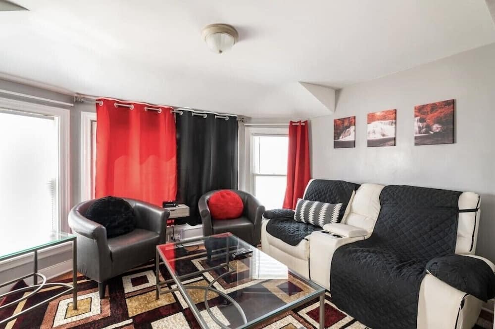 Photo of Livingroom in Evergreen Park