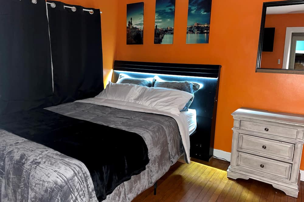 Photo of Bedroom in Evergreen Park
