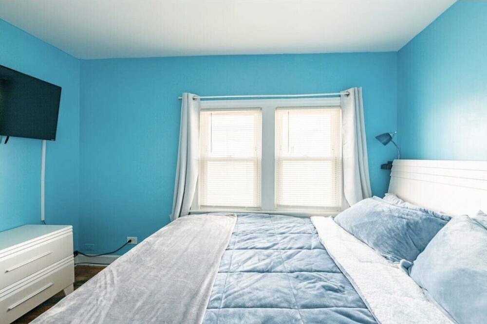 Photo of Bedroom in Evergreen Park