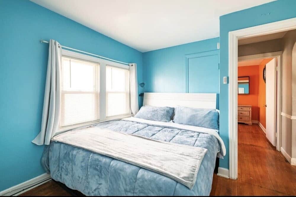 Photo of Bedroom in Evergreen Park
