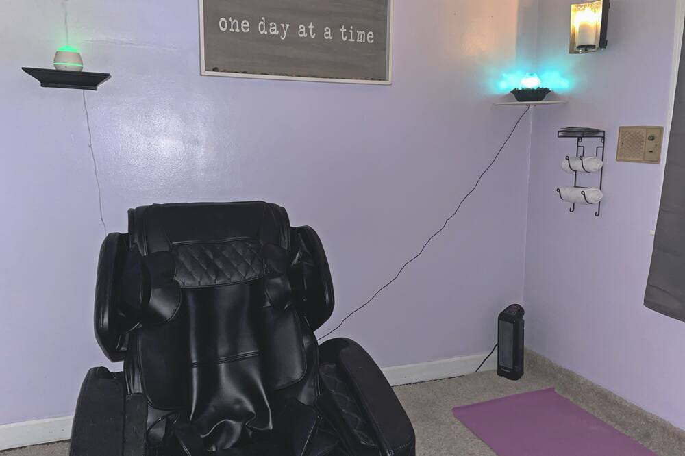 Photo of Bedroom in Evergreen Park