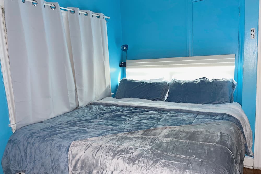 Photo of Bedroom in Evergreen Park