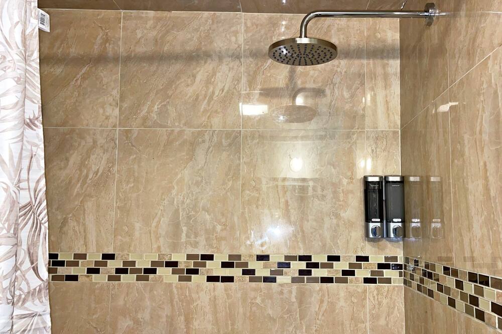 Photo of Bathroom in Evergreen Park