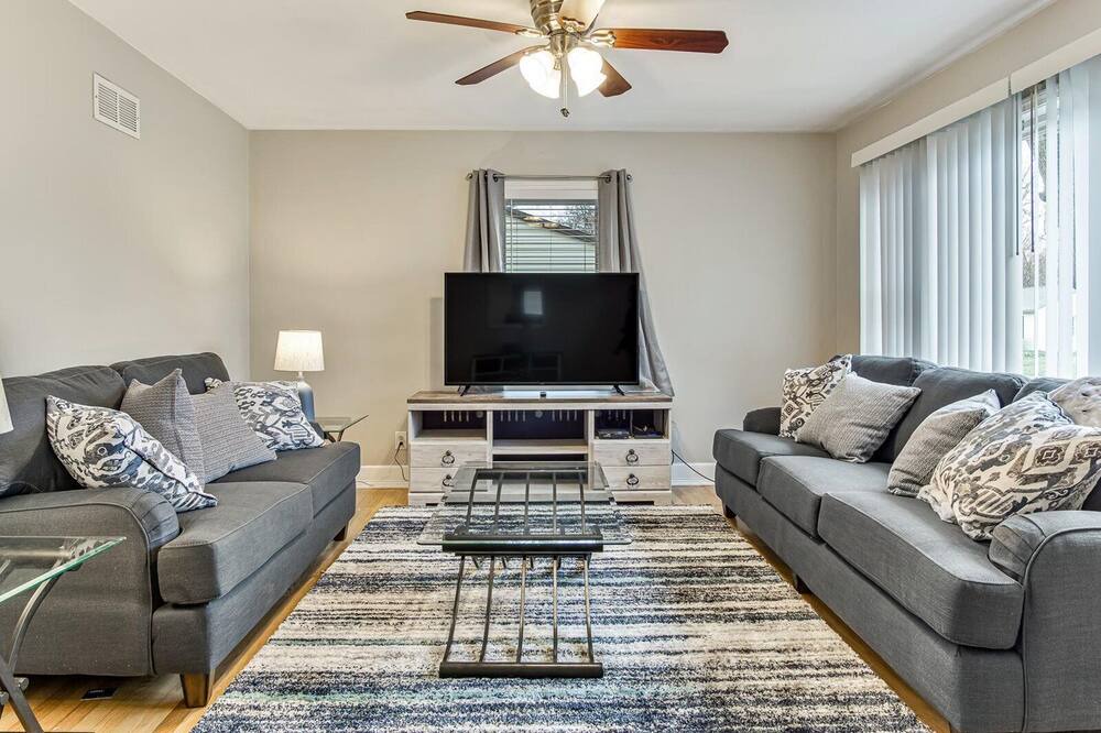 Photo of Livingroom in O'Fallon