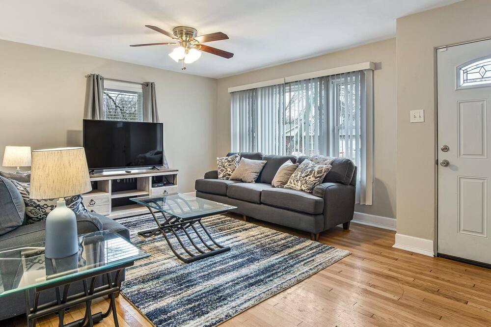 Photo of Livingroom in O'Fallon