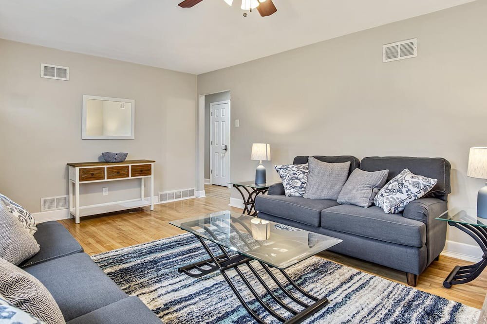 Photo of Livingroom in O'Fallon
