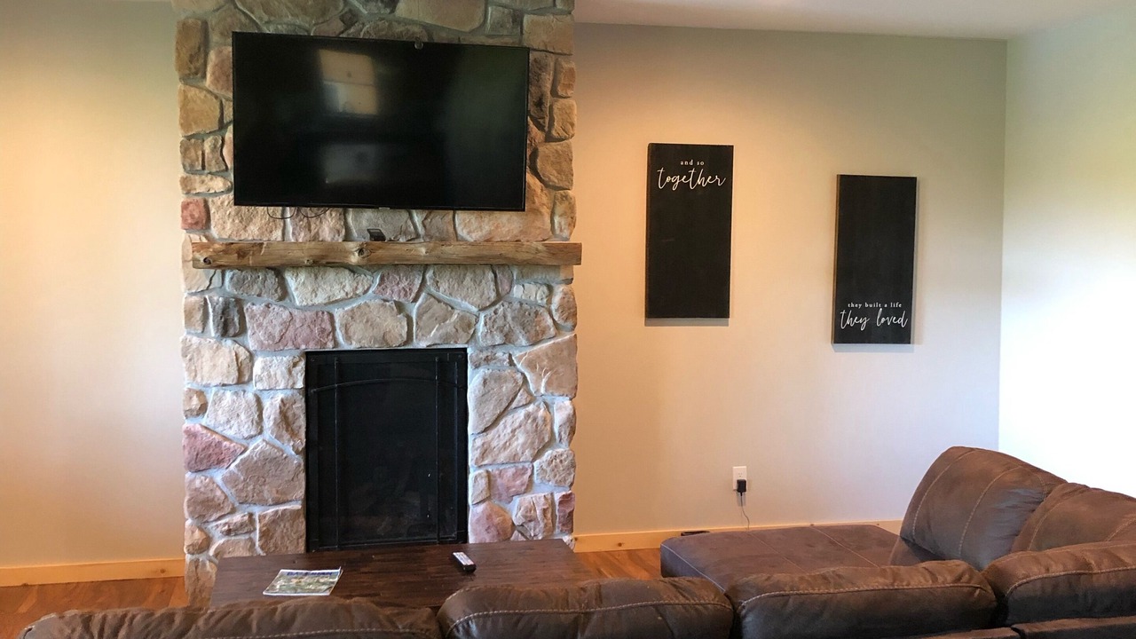 Photo of Livingroom in Apple River