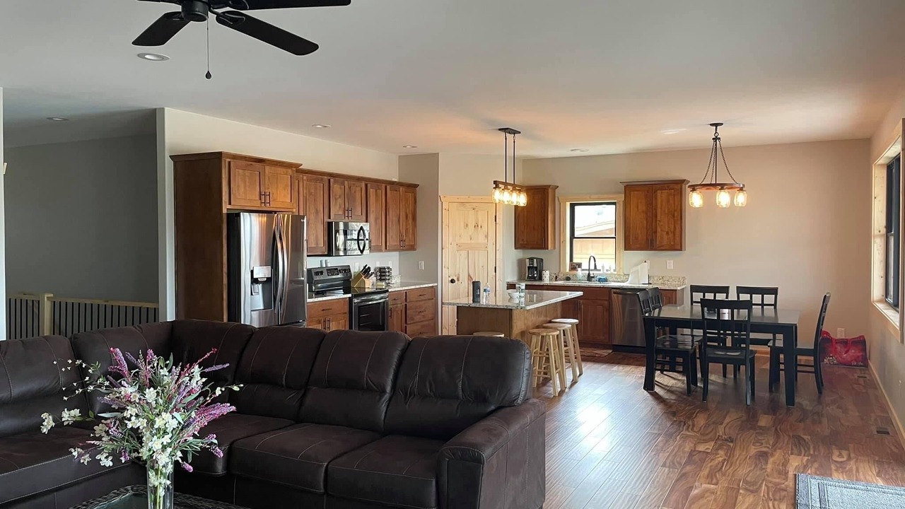 Photo of Livingroom in Apple River