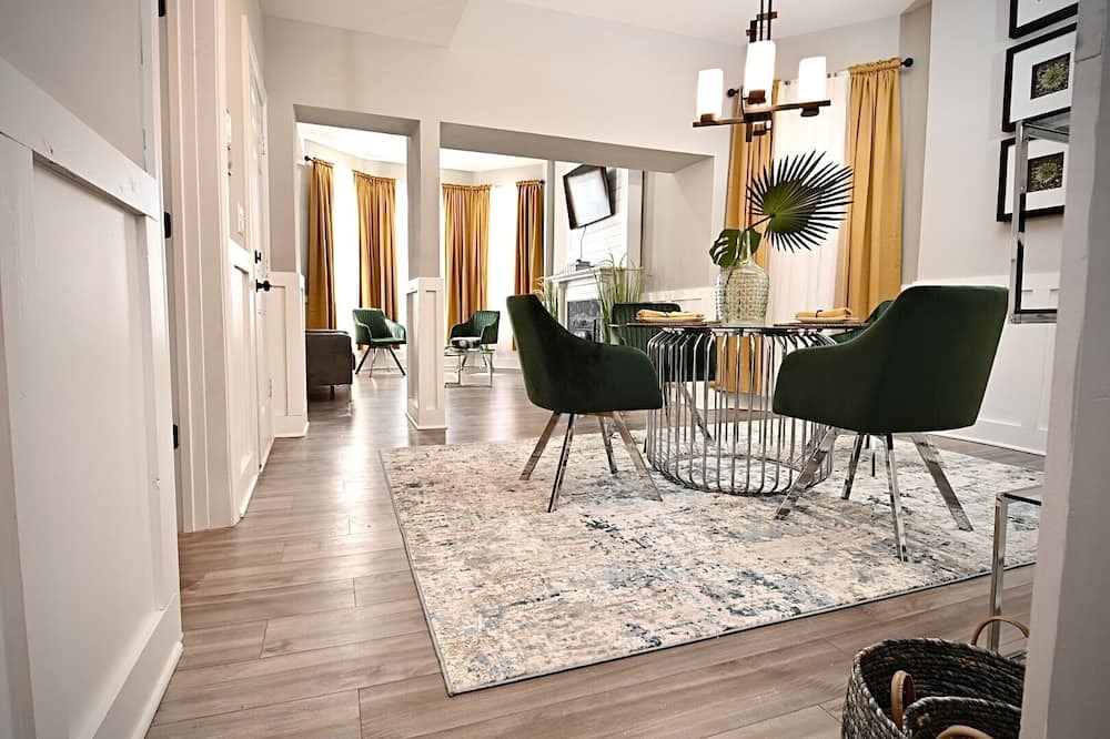 Photo of Livingroom in Woodlawn