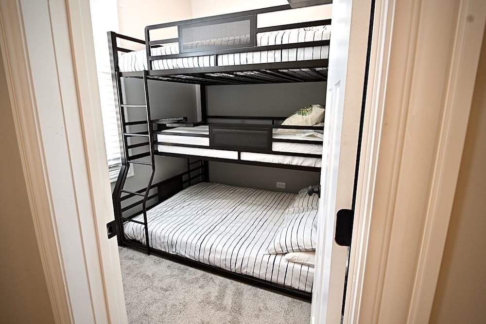 Photo of Bedroom in Woodlawn