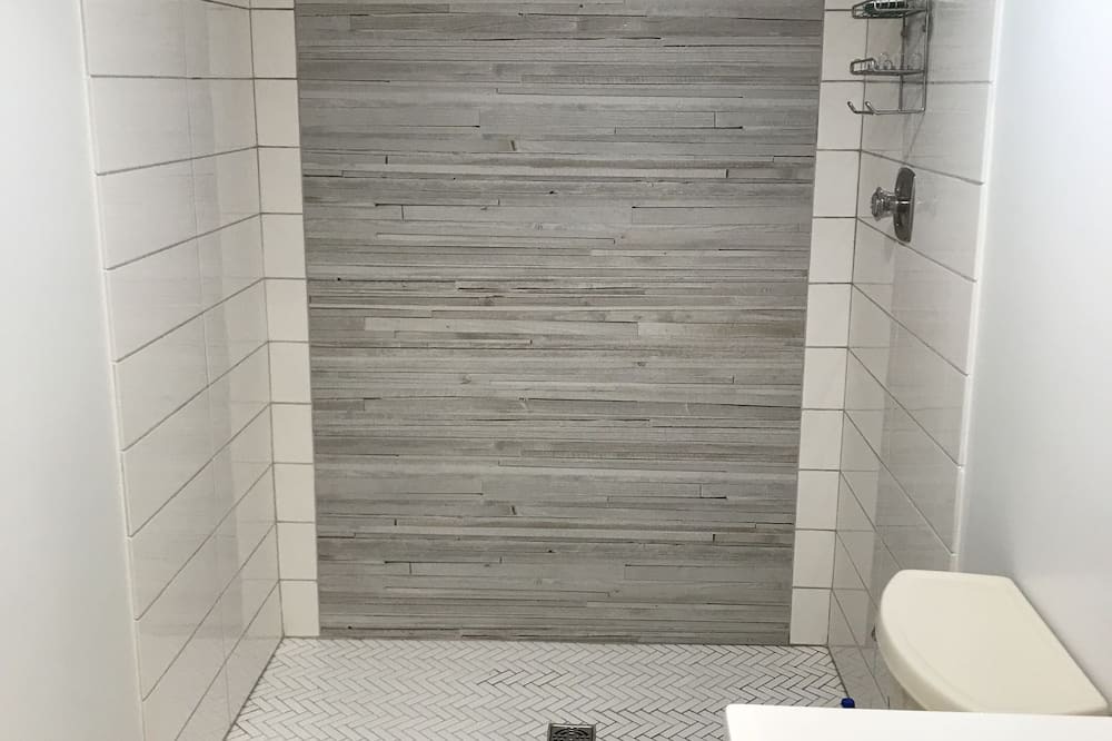 Photo of Bathroom in Russell
