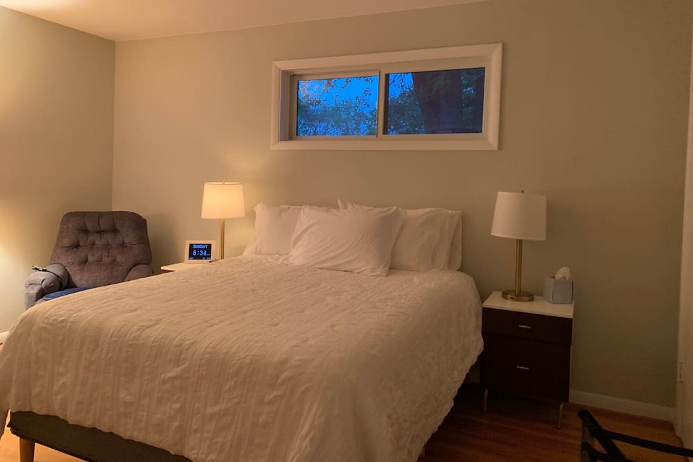 Photo of Bedroom in Russell