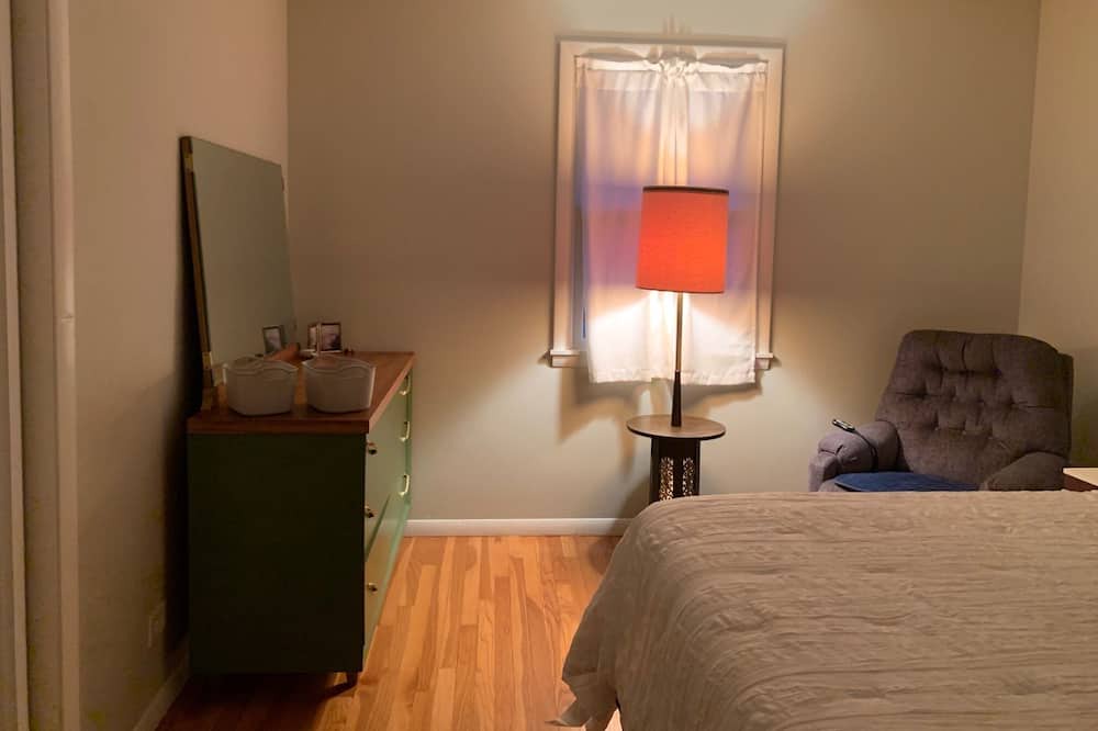 Photo of Bedroom in Russell