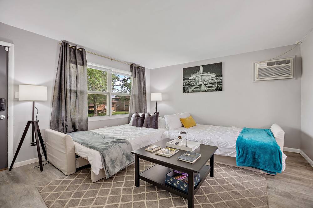 Photo of Bedroom in Aurora