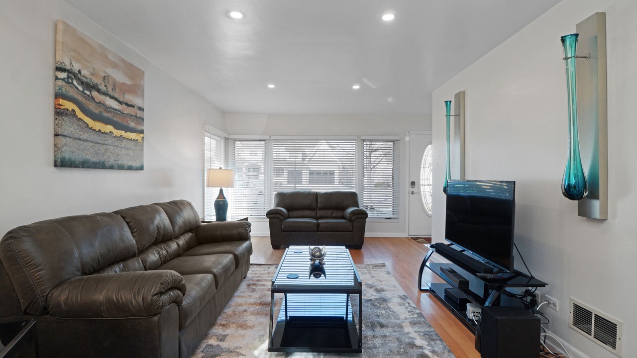 Photo of Livingroom in Elmhurst