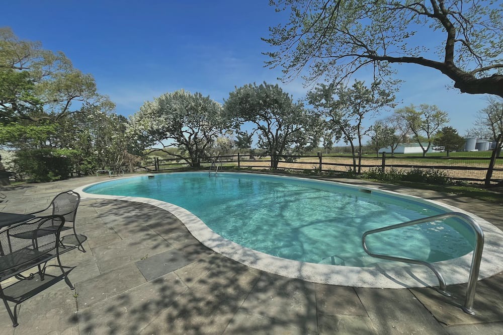 Photo of Outdoor in Russell