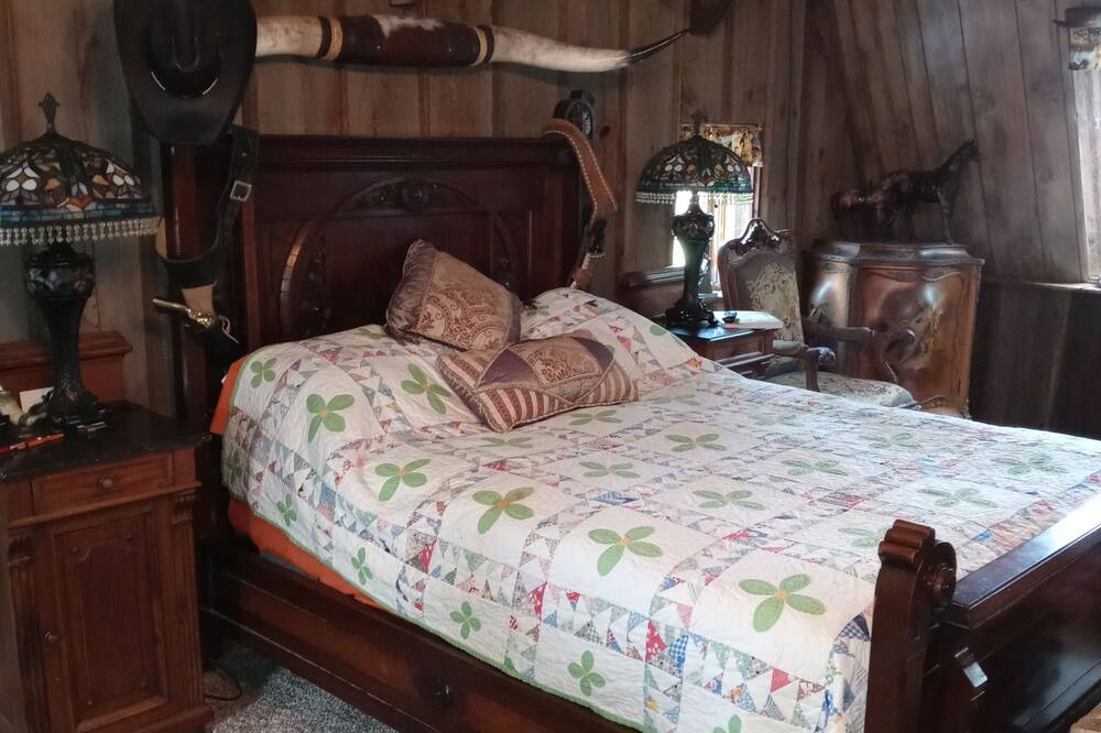 Photo of Bedroom in Lowder