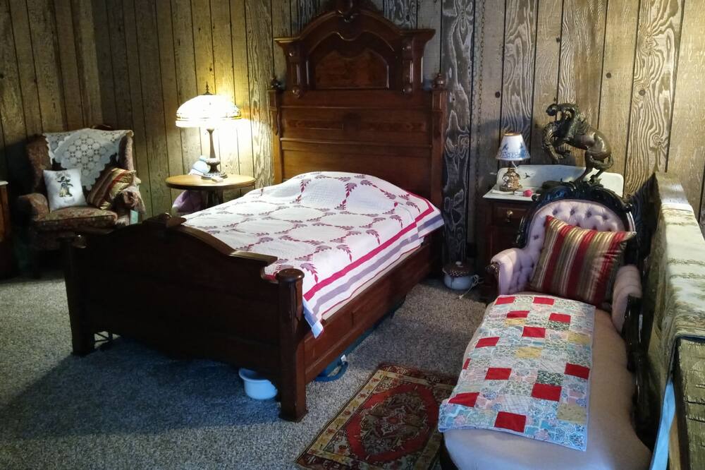 Photo of Bedroom in Lowder