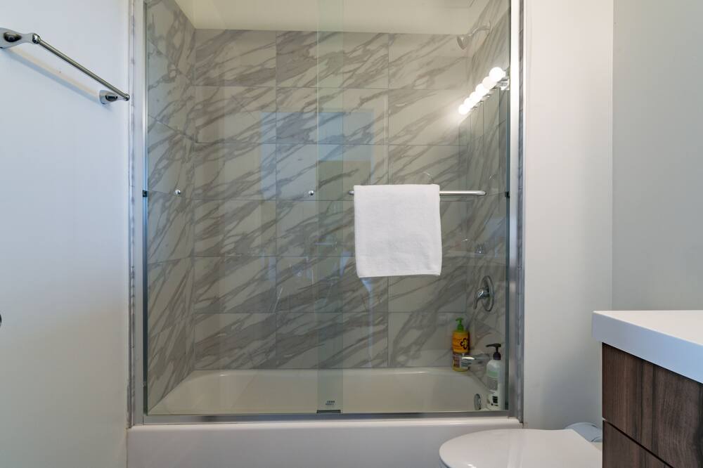 Photo of Bathroom in Near South Side