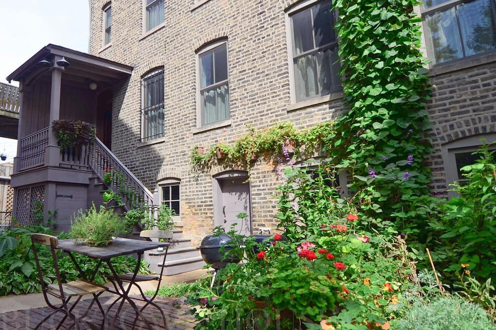 Photo of Outdoor in Bucktown