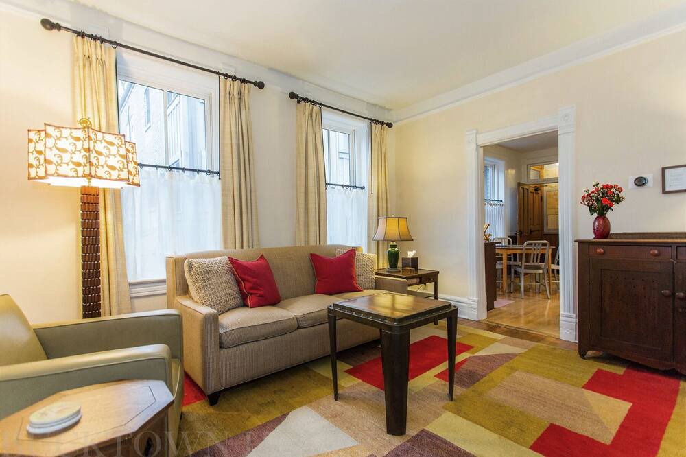 Photo of Livingroom in Bucktown