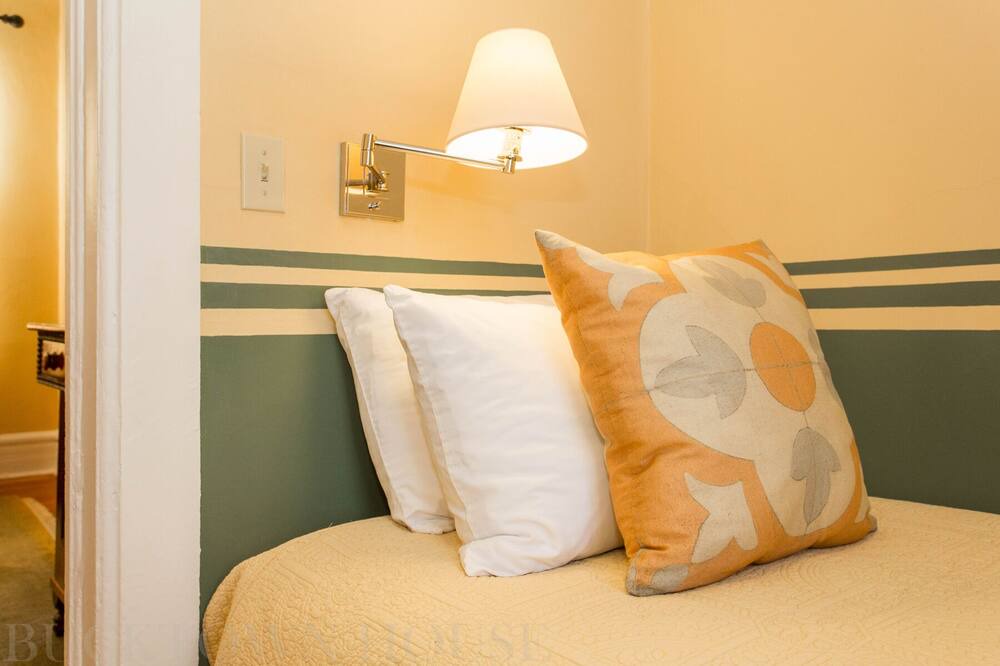 Photo of Bedroom in Bucktown