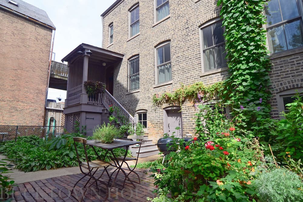 Photo of Outdoor in Bucktown
