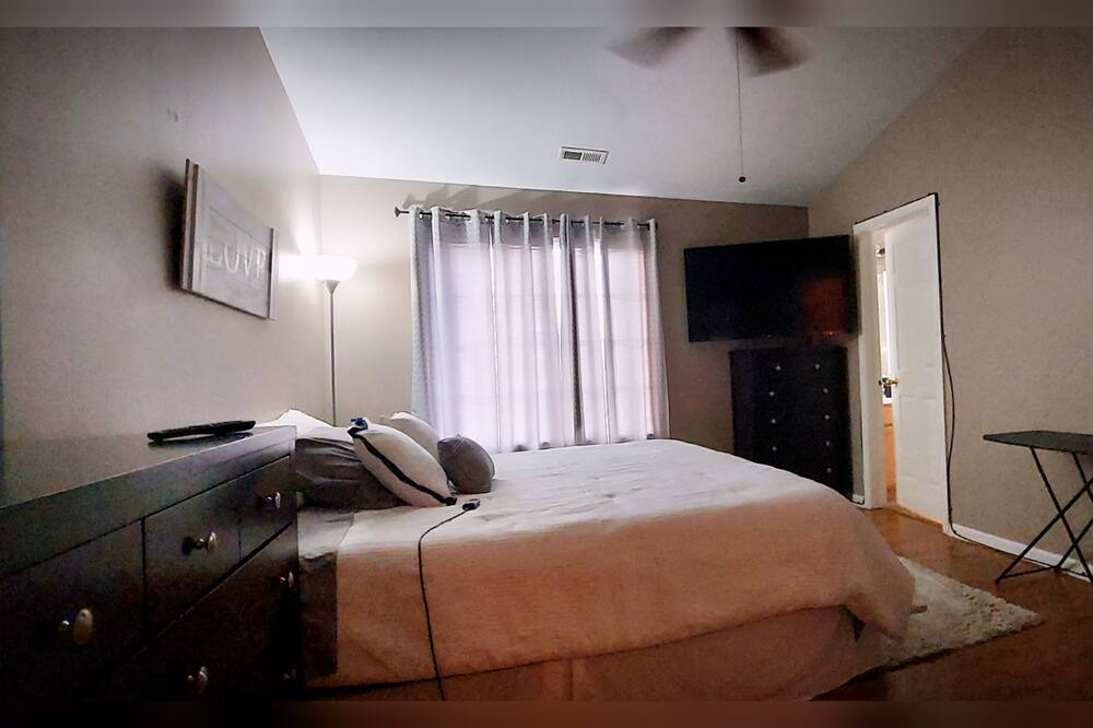 Photo of Bedroom in Gilberts