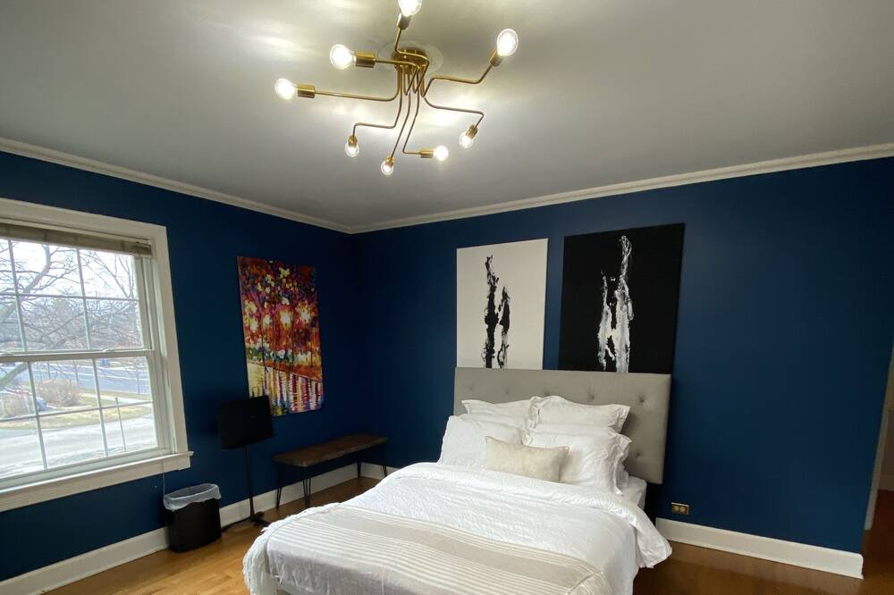 Photo of Bedroom in Evanston