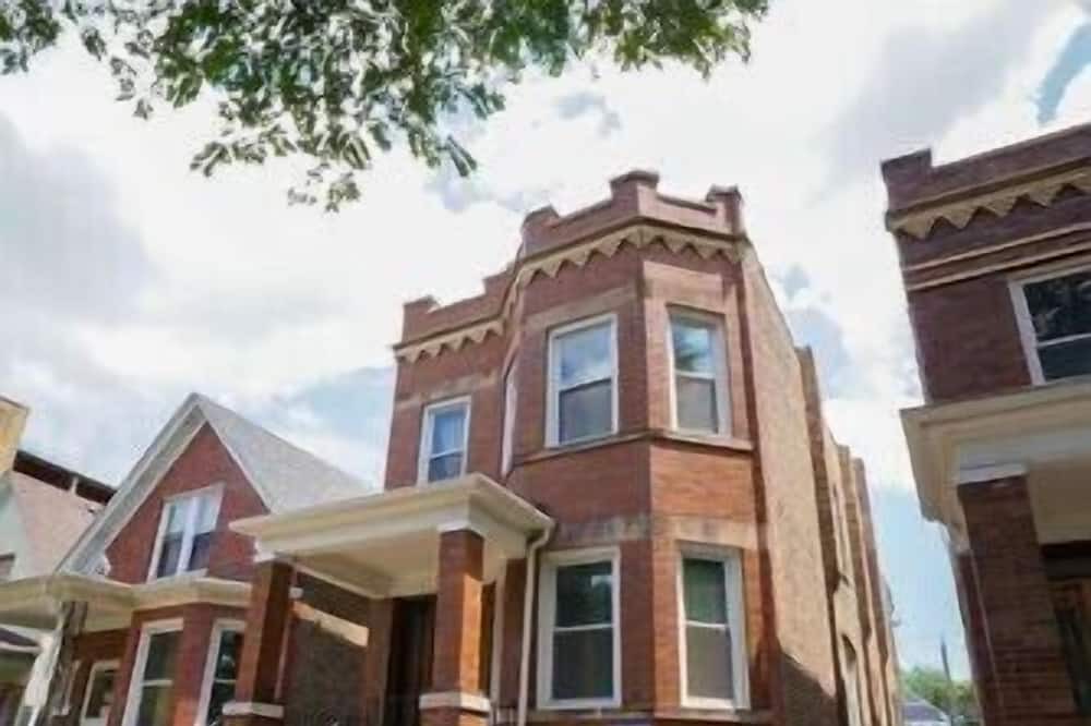 Photo of Outdoor in Logan Square