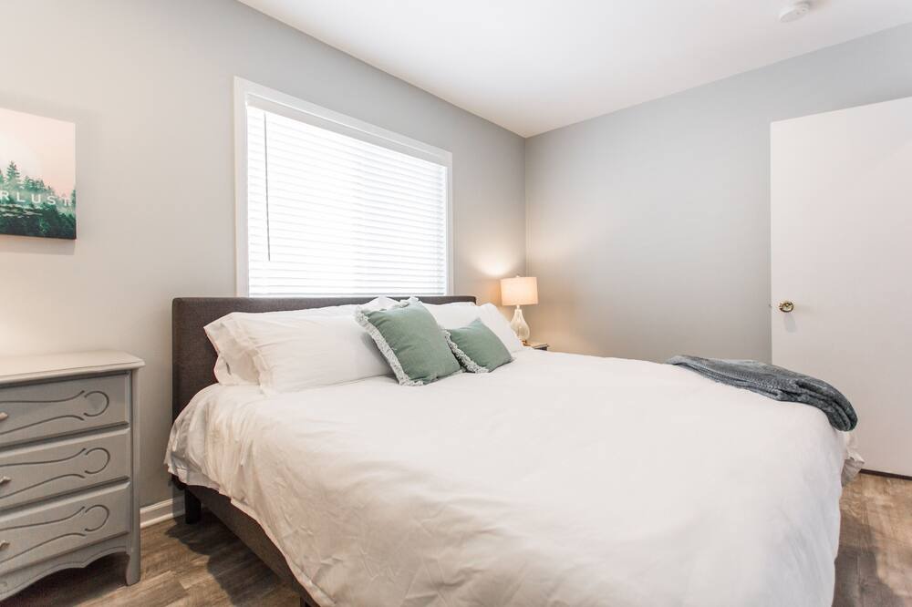 Photo of Bedroom in Fox Lake