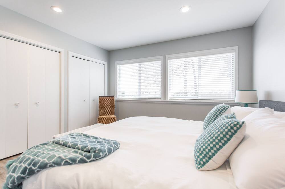 Photo of Bedroom in Fox Lake