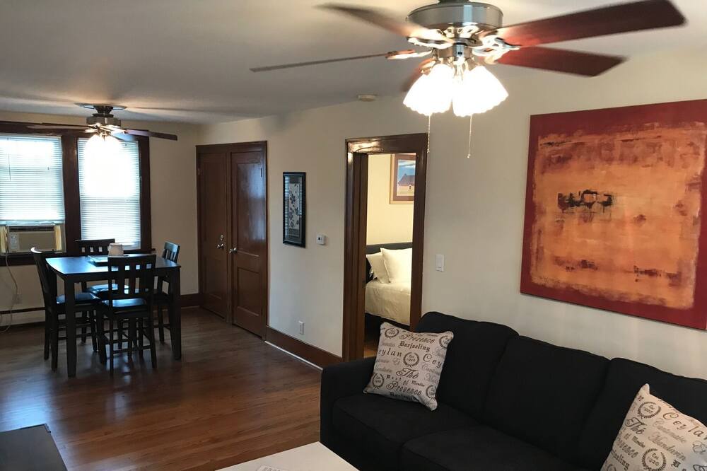 Photo of Livingroom in Libertyville